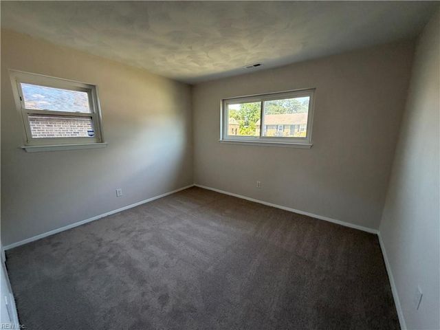 2833 Candlewood CIR, Chesapeake, VA 23324