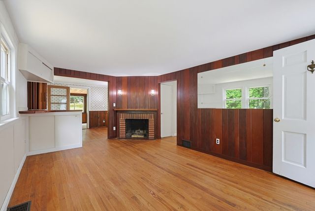 214 School Street, Acton, MA 01720
