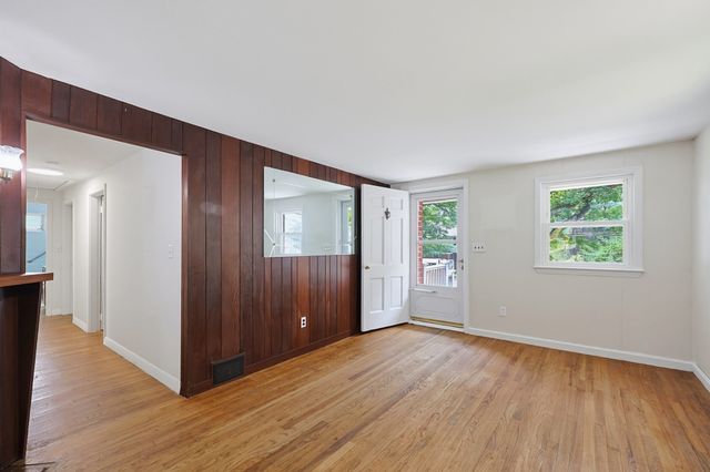 214 School Street, Acton, MA 01720