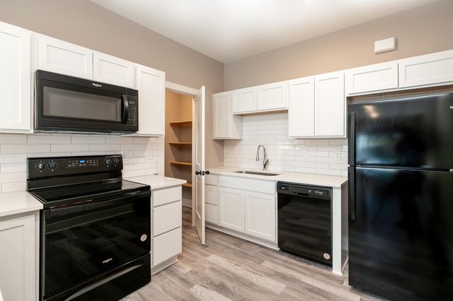 4307-4309 N Sandplum St, Wichita, KS 67205