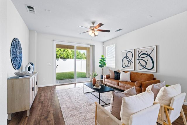 2904 Cotton Briar Ln, Manteca, CA 95336