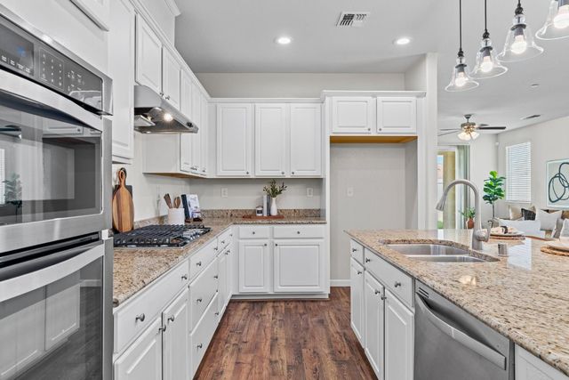 2904 Cotton Briar Ln, Manteca, CA 95336