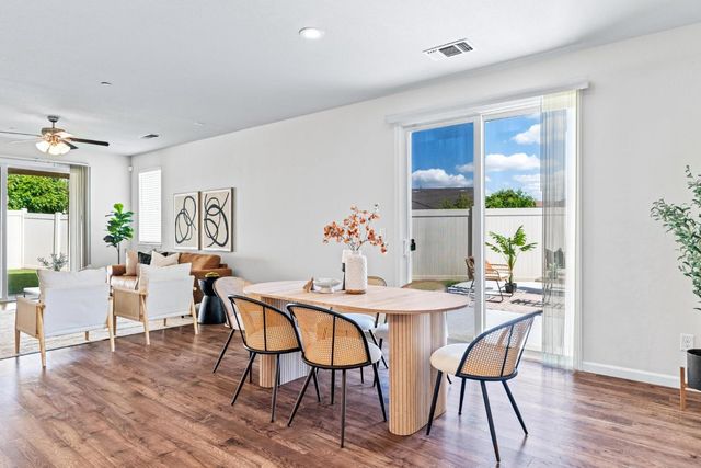 2904 Cotton Briar Ln, Manteca, CA 95336