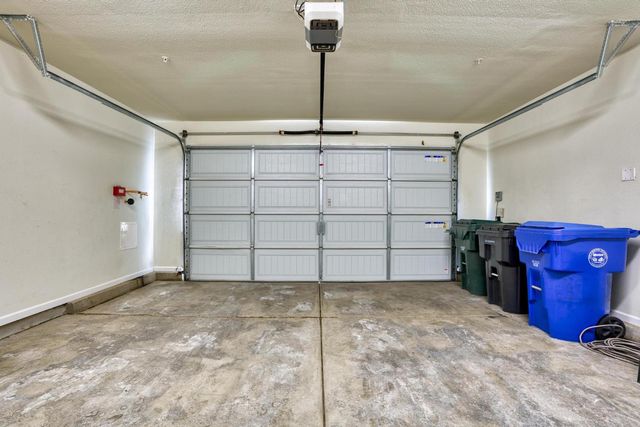 2904 Cotton Briar Ln, Manteca, CA 95336