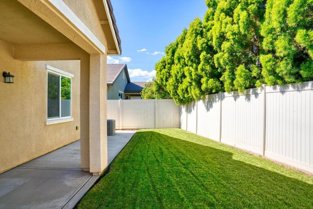 2904 Cotton Briar Ln, Manteca, CA 95336