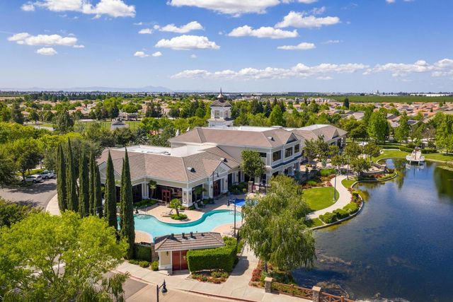 2904 Cotton Briar Ln, Manteca, CA 95336