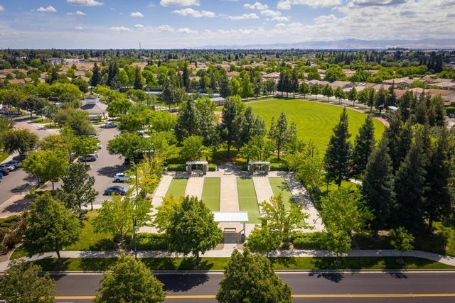 2904 Cotton Briar Ln, Manteca, CA 95336