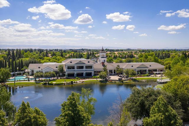 2904 Cotton Briar Ln, Manteca, CA 95336