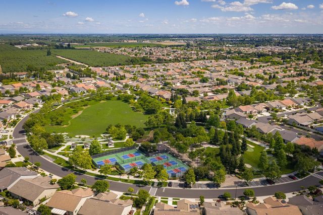 2904 Cotton Briar Ln, Manteca, CA 95336