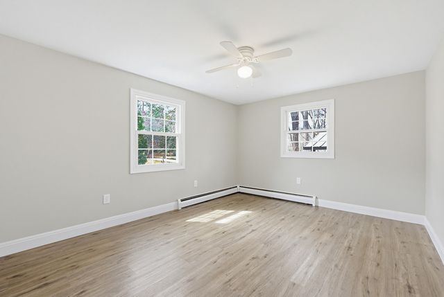 4 Autumn Circle, Plaistow, NH 03864