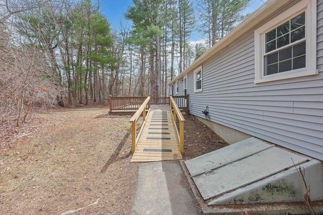 4 Autumn Circle, Plaistow, NH 03864