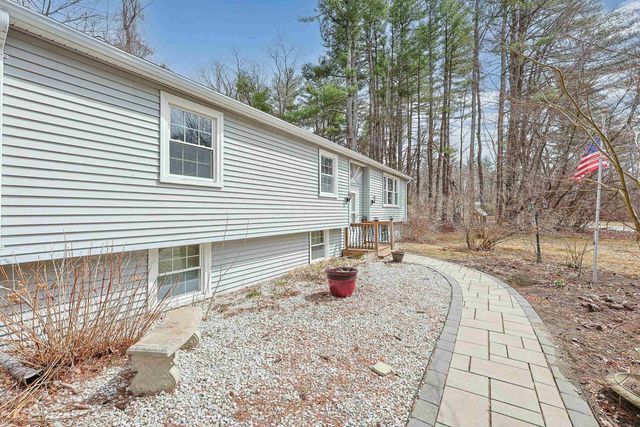 4 Autumn Circle, Plaistow, NH 03864