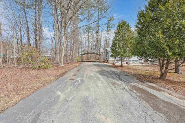 4 Autumn Circle, Plaistow, NH 03864