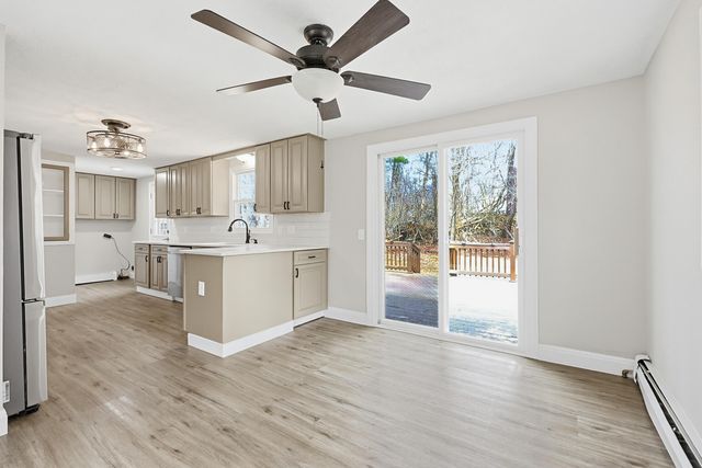 4 Autumn Circle, Plaistow, NH 03864