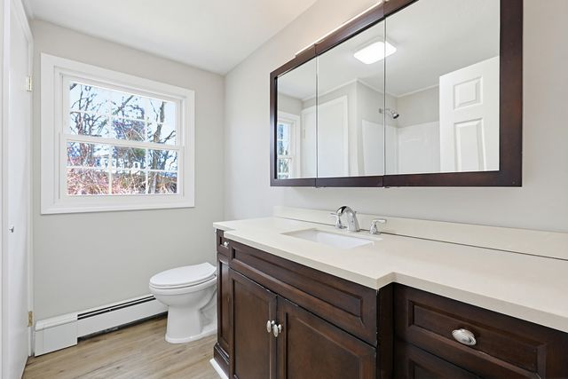 4 Autumn Circle, Plaistow, NH 03864