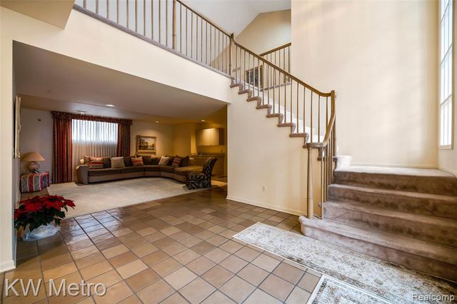 3086 Bloomfield Park, West Bloomfield, MI 48323