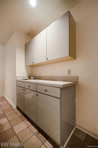 3086 Bloomfield Park, West Bloomfield, MI 48323