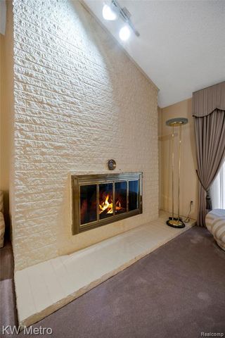 3086 Bloomfield Park, West Bloomfield, MI 48323