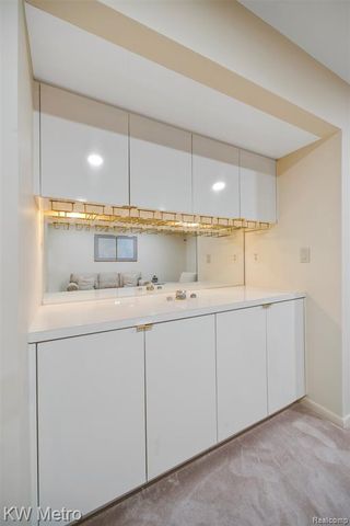 3086 Bloomfield Park, West Bloomfield, MI 48323