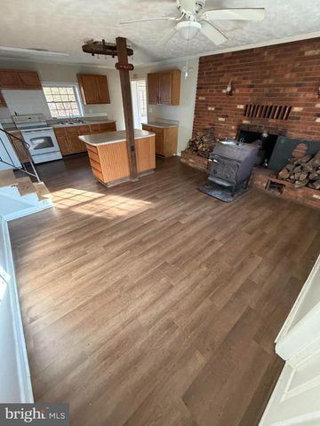 398 LOST LAKEVIEW RD, Madison, VA 22727