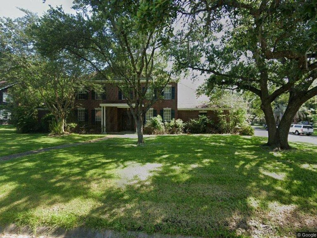 2008 Oak Shadows Street, Baytown, TX 77520