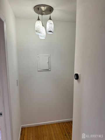 6501 Avenue C, Edison, NJ 08837