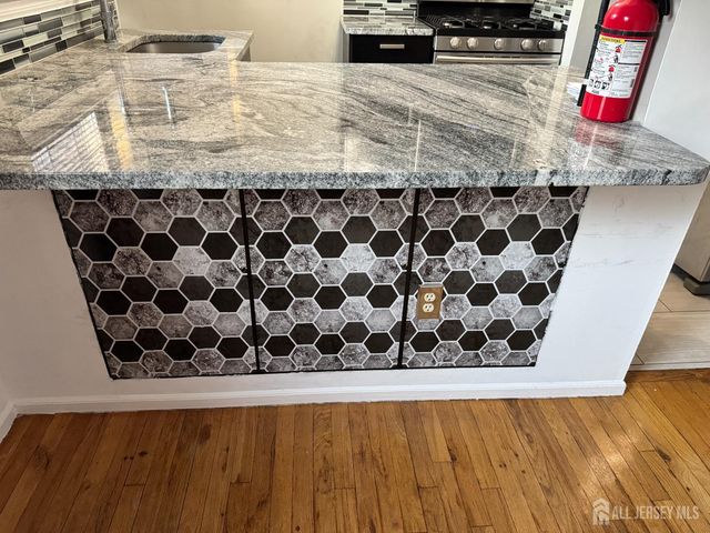 6501 Avenue C, Edison, NJ 08837