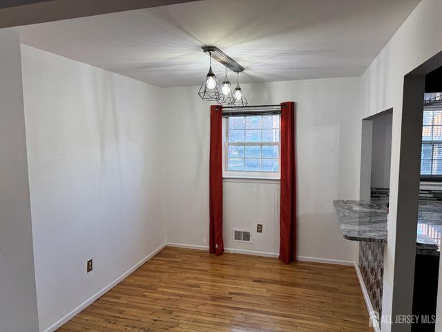 6501 Avenue C, Edison, NJ 08837