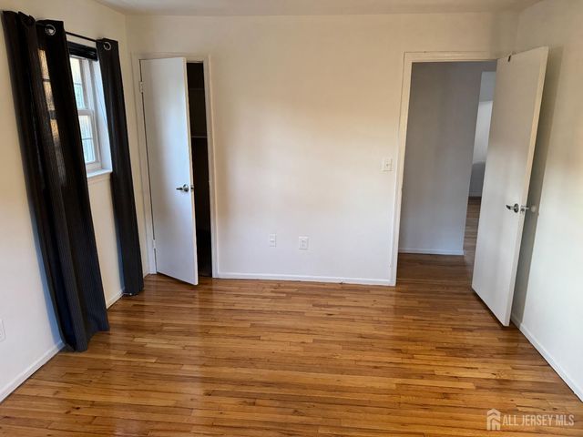 6501 Avenue C, Edison, NJ 08837