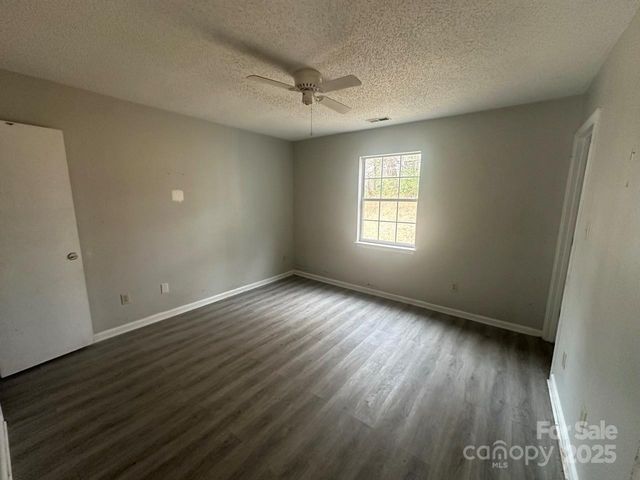 2000 Teddington Drive, Charlotte, NC 28214