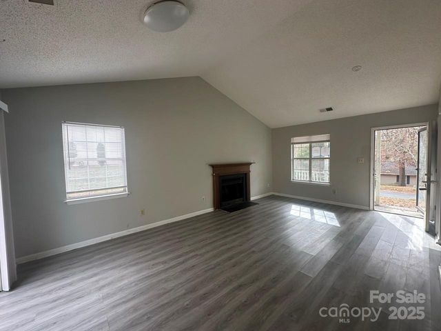 2000 Teddington Drive, Charlotte, NC 28214