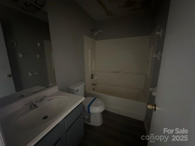 2000 Teddington Drive, Charlotte, NC 28214