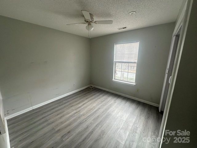 2000 Teddington Drive, Charlotte, NC 28214