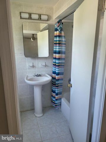 4002 GREENMOUNT DR, Wilmington, DE 19810