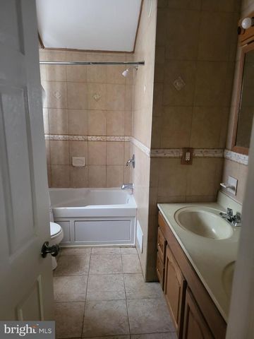 4002 GREENMOUNT DR, Wilmington, DE 19810