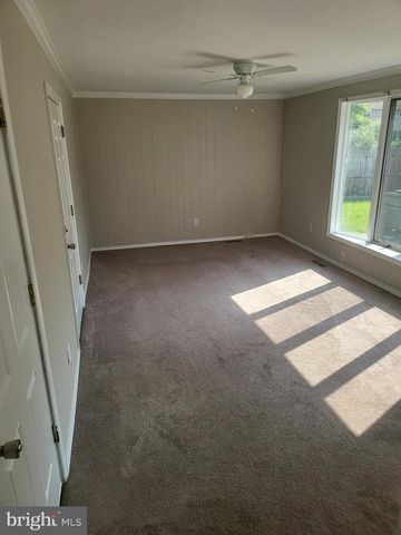 4002 GREENMOUNT DR, Wilmington, DE 19810