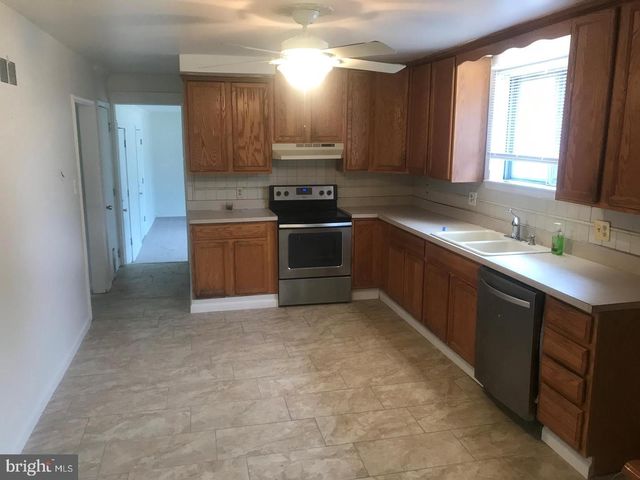 4002 GREENMOUNT DR, Wilmington, DE 19810