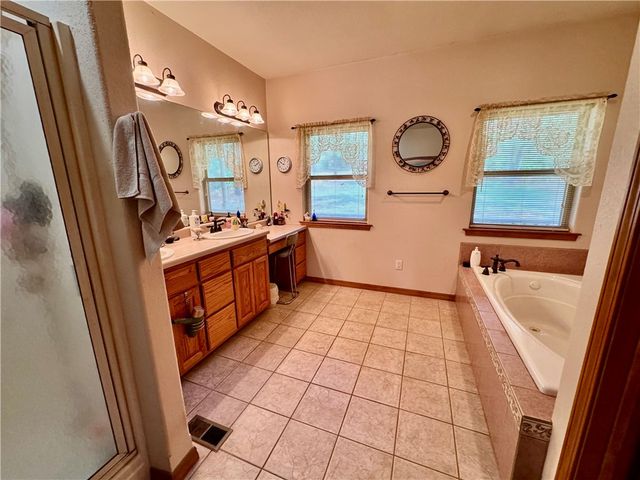 8008 Blackberry Way, Decatur, AR 72722