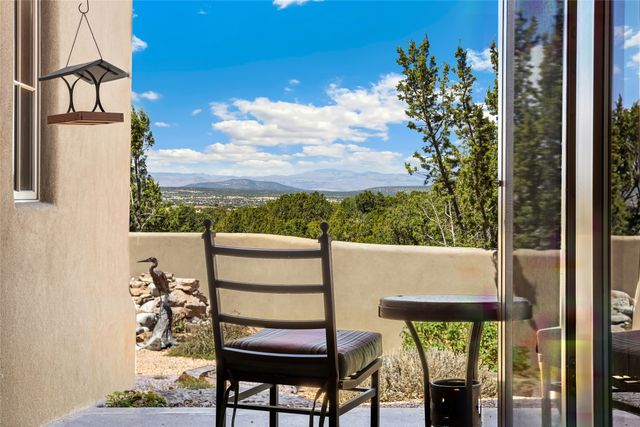 13 Cloudview Court, Santa Fe, NM 87506
