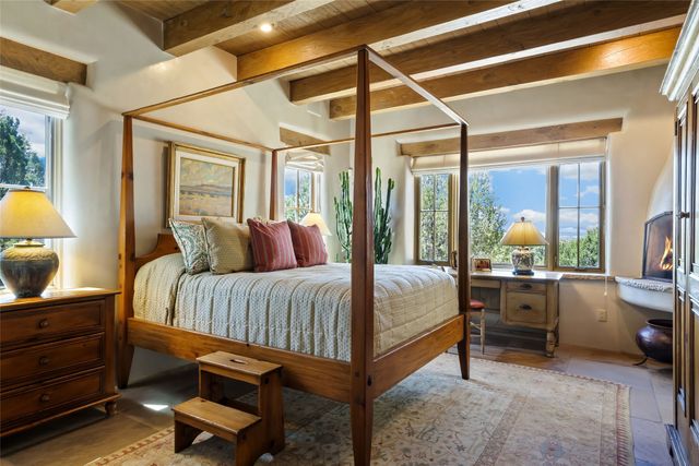 13 Cloudview Court, Santa Fe, NM 87506