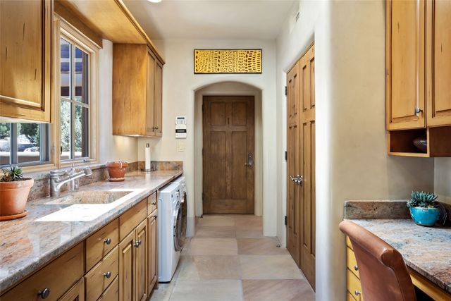 13 Cloudview Court, Santa Fe, NM 87506