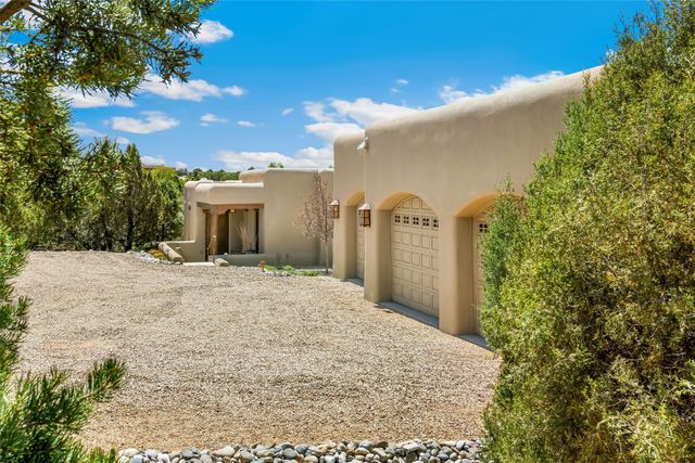 13 Cloudview Court, Santa Fe, NM 87506