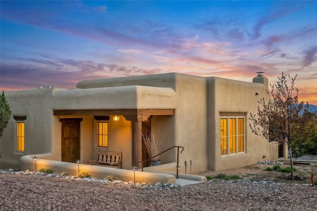 13 Cloudview Court, Santa Fe, NM 87506