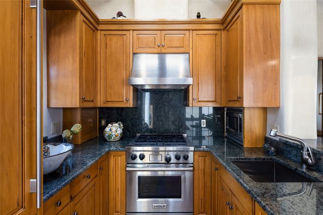 13 Cloudview Court, Santa Fe, NM 87506