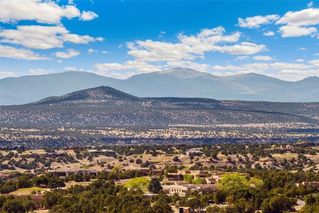 13 Cloudview Court, Santa Fe, NM 87506