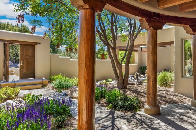 13 Cloudview Court, Santa Fe, NM 87506