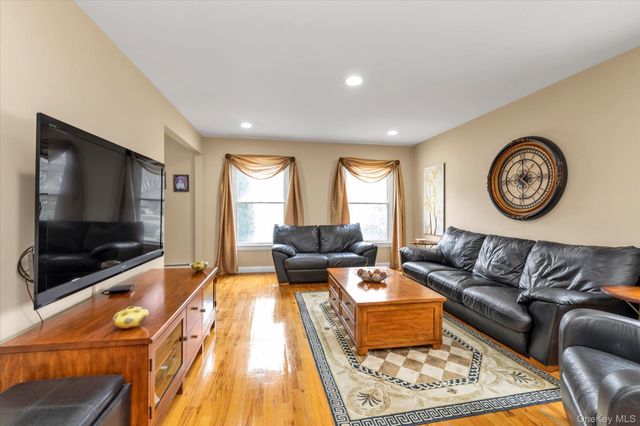 3249 Woodward Avenue, Wantagh, NY 11793