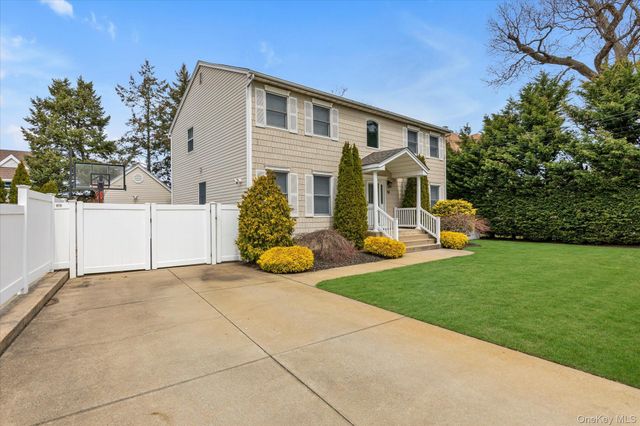 3249 Woodward Avenue, Wantagh, NY 11793