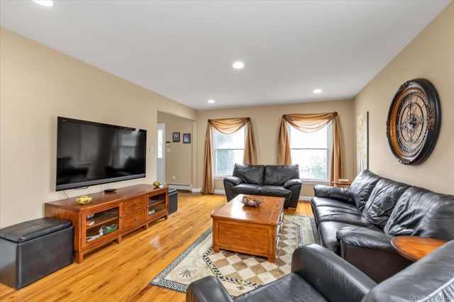 3249 Woodward Avenue, Wantagh, NY 11793