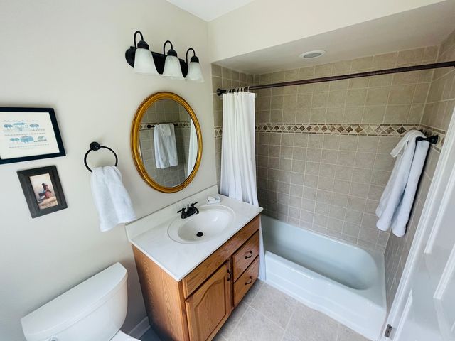909 E Rockwell Street, Arlington Heights, IL 60005